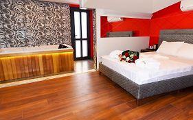 Renk Otel Karşıyaka